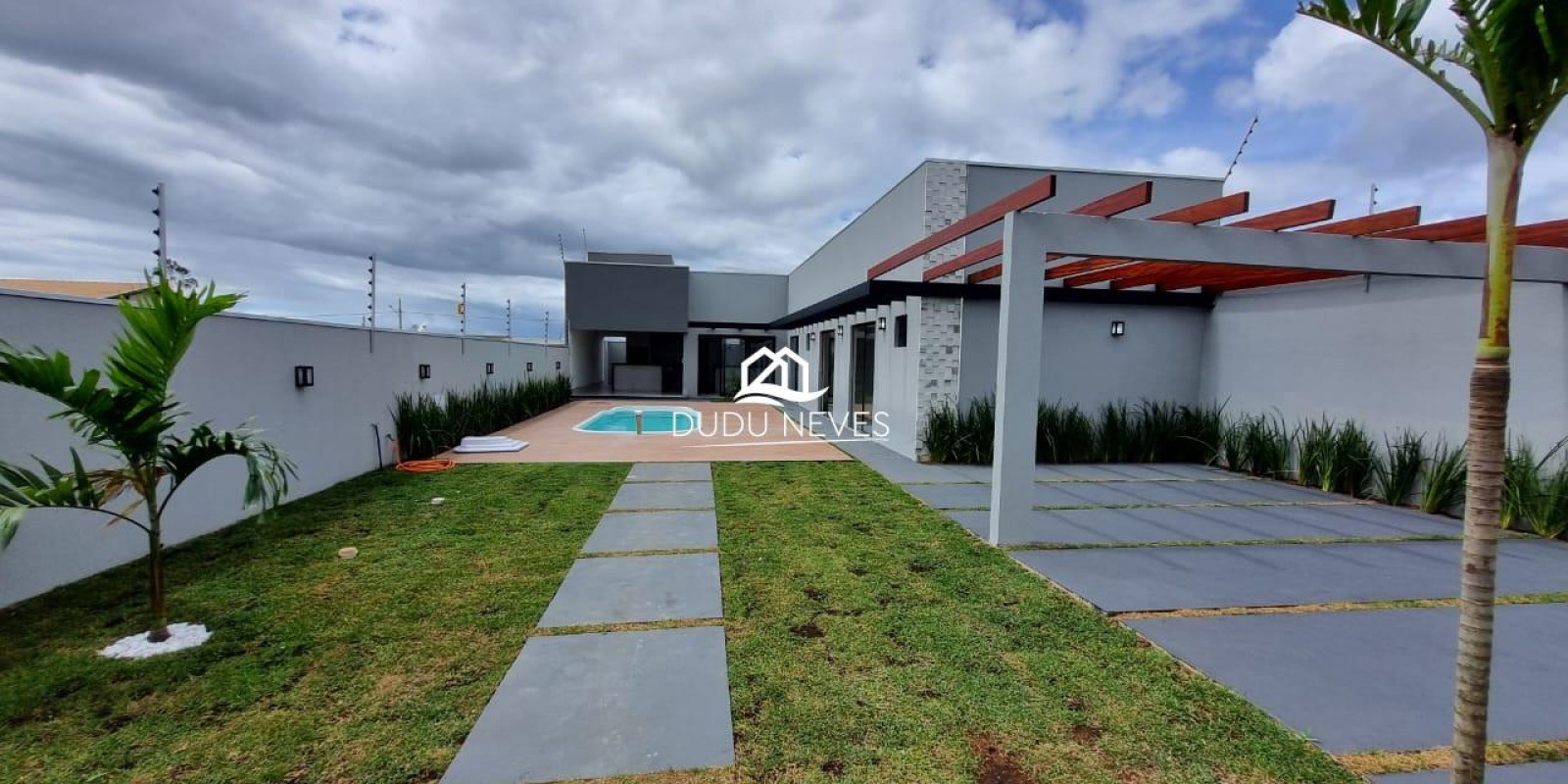 Linda casa nova no Loteamento Nova Chapada - Foto 1 de 16