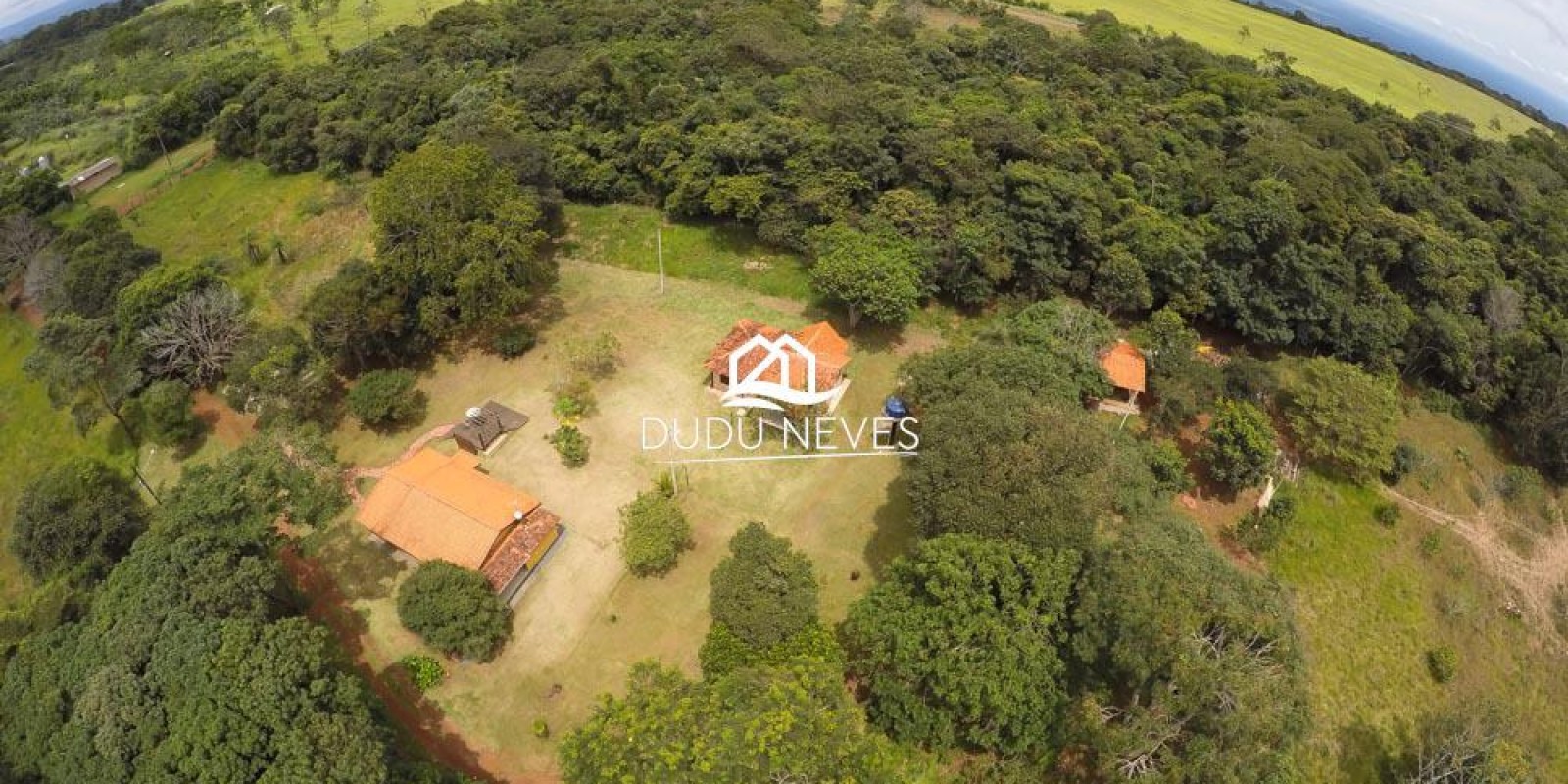 Vende-se chácara a 3.6 km do centro de chapada, próximo aos paredões